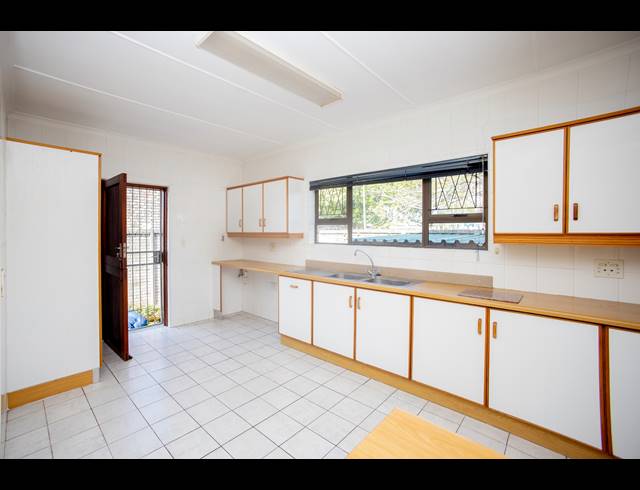 3 BEDROOM TOWNHOUSE FOR SALE IN BEACON BAY